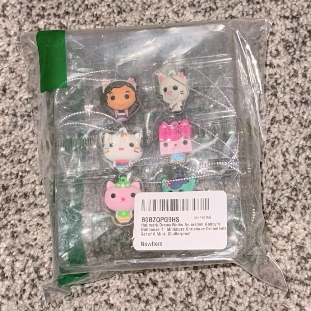 Gabby's Dollhouse 1" Miniature Christmas Ornaments - Picture 5 of 5